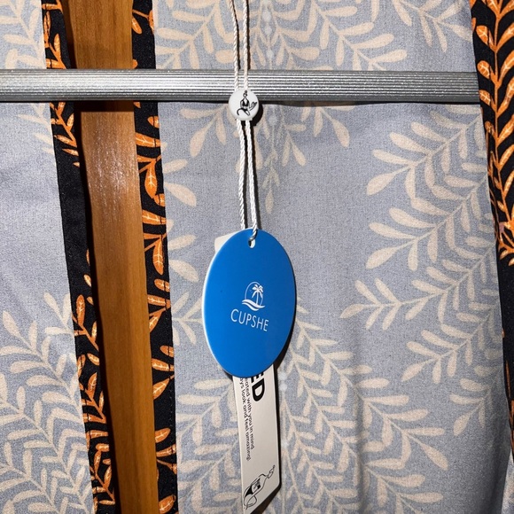 Cupshe Black and Orange Leaf Print Wrap Romper – Size Medium - Picture 6 of 6